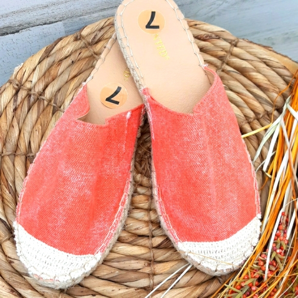 Wanted Shoes - NWOT WANTED CANVAS ESPADRILLES